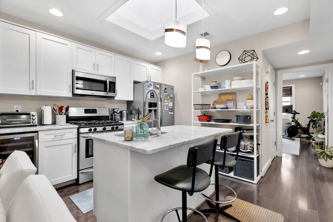 Photo - 712 Shepherd Rd NW