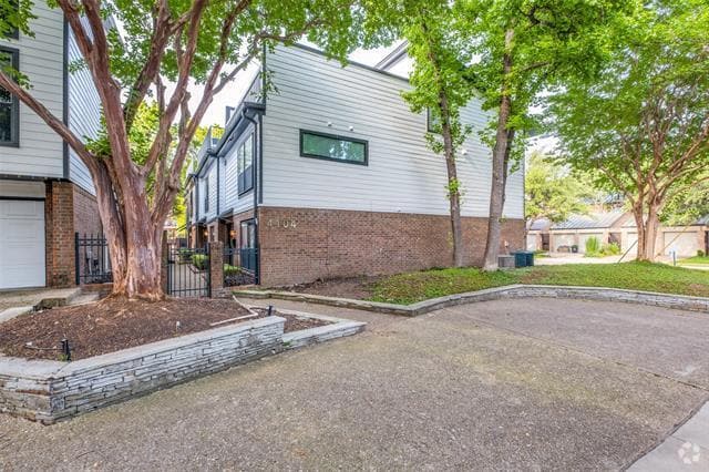 Building Photo - 4104 Wycliff Ave Unit 103 Rental