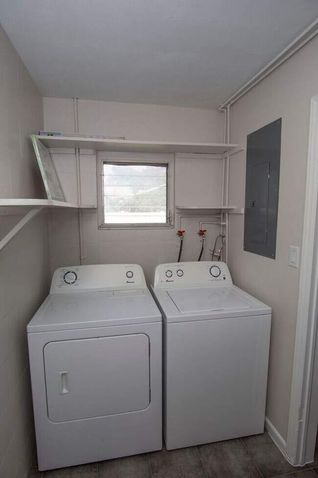 Photo - Charming 2/1 duplex with carport near Mill...