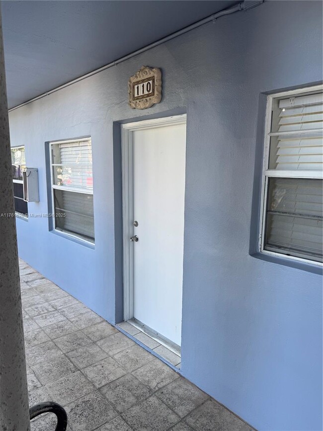 Building Photo - 110 SE 2nd St Unit 110 Rental