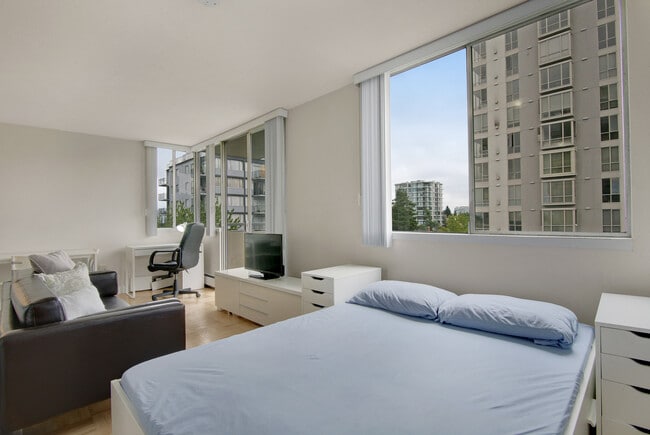 Building Photo - Shaughnessy House Unit 00306