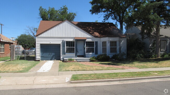 Building Photo - 2010 23rd St Rental