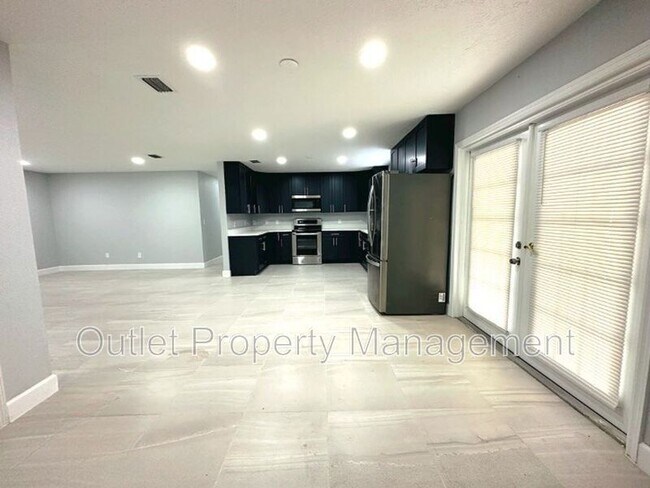 Photo - 2432 NE 28th St