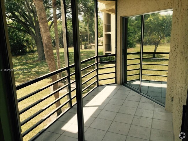 Building Photo - 3100 Riverside Dr Unit 210 Rental