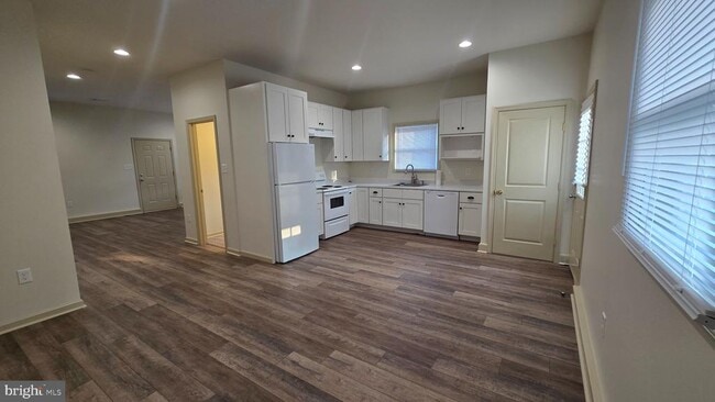 147 S Main St