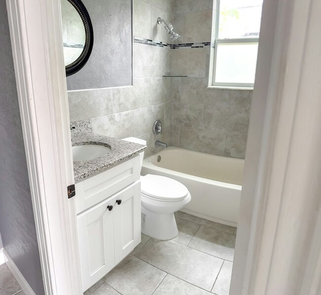 Photo - 214 Columbia Dr