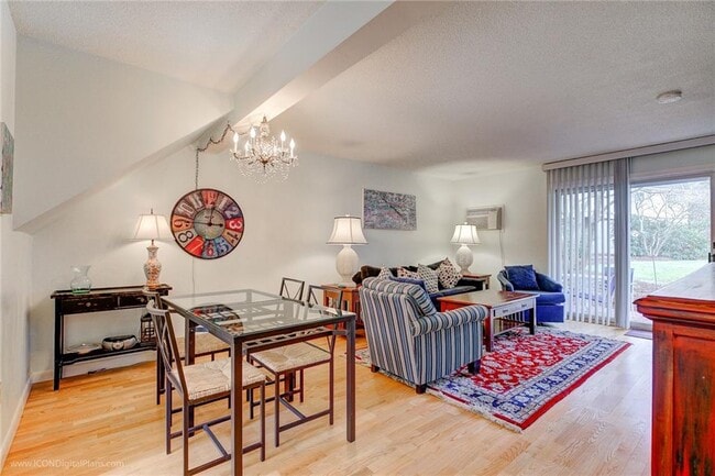 Photo - 364 Bellevue Ave