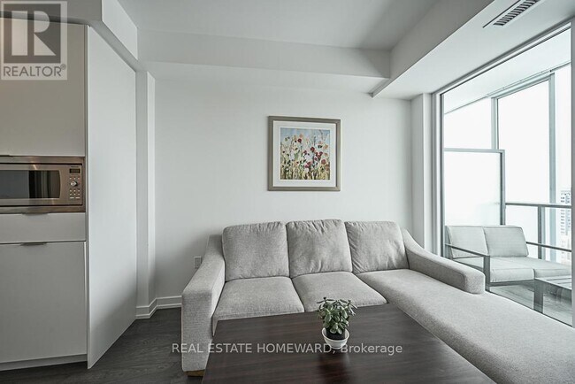 Photo - 7 Golden Lion Heights Unité 1702