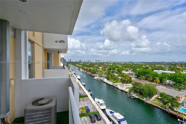 Photo - 2000 NE 135th St Unit 908