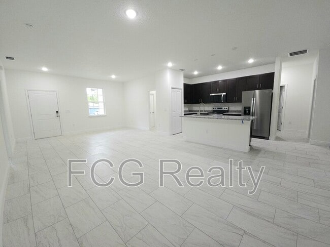 Photo - 7968 N Hillview Cir