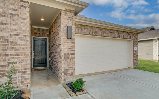 Photo - 225 Little Spg Ct