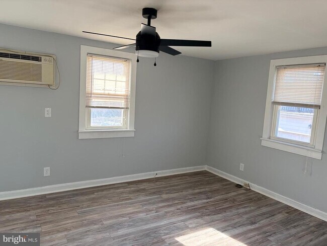 Building Photo - 43 Franklin Ave