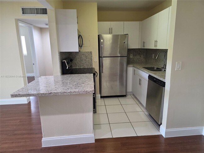Building Photo - 13716 SW 90th Ave Unit 29 Rental