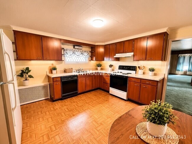 Building Photo - 108 Pearl St