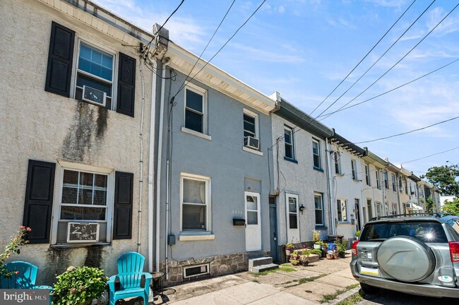 Building Photo - 4840 Ogle St Rental