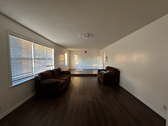 Photo - 1511 Thistledown Casa