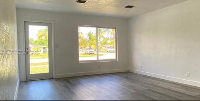 Photo - 193 Vermont Ave