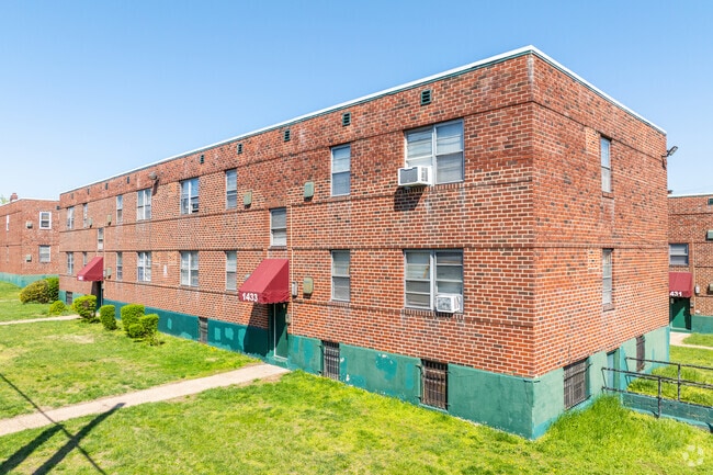 Photo - Renaissance Gardens