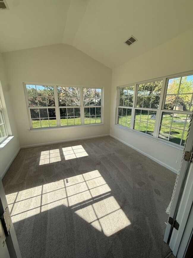 Photo - Incredible 5 BR House For Rent in Berewick!