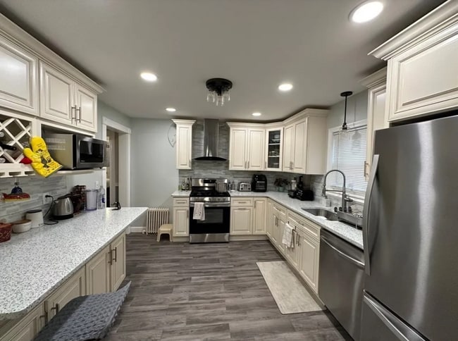 Photo - 132 George St