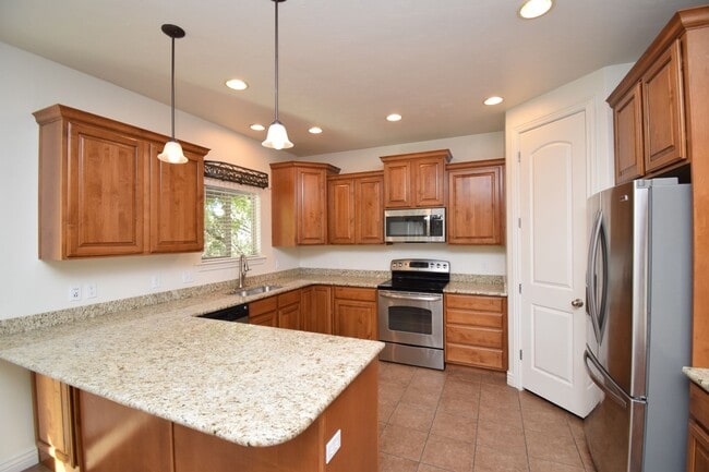 Photo - Beautiful 6 Bedroom Home in Riverton!