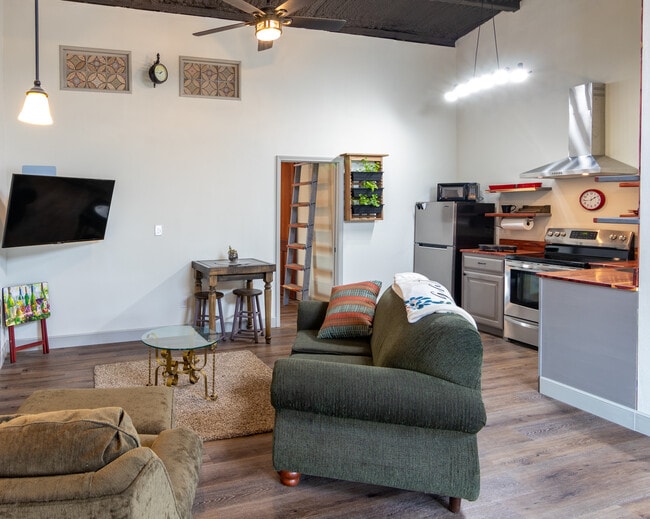 Furnished 30 Day Stays - 806 Cozy Homes