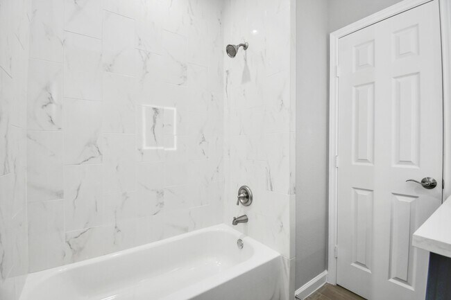 Photo - 5941 Southlea St