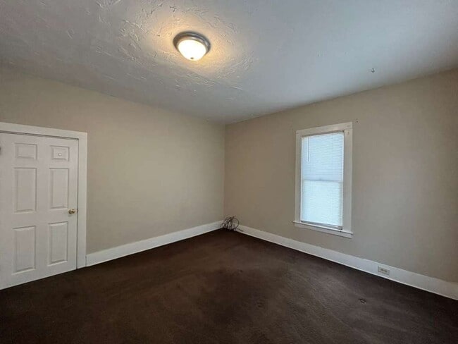 Photo - 349-351 Courtland St, Painesville, OH 44077 Unidad 349 Down