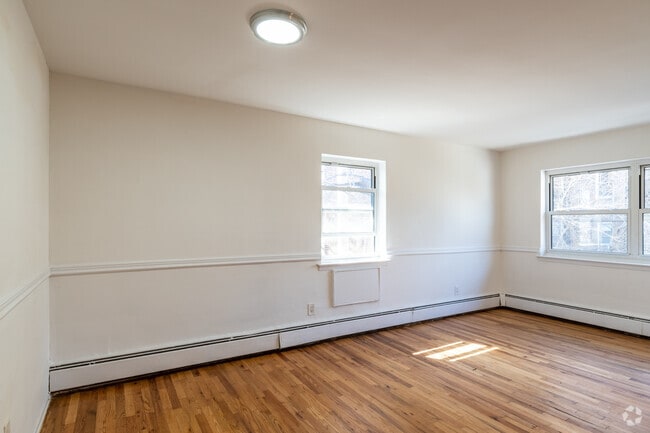 Estudio, 1BA - 500ft - 161 North Arlington Avenue