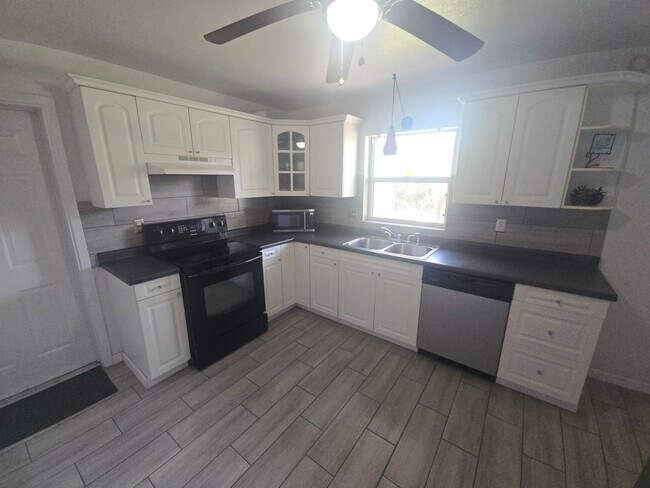 Photo - 1707 Staunton Ave