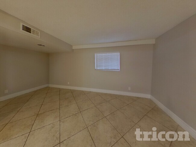 Photo - 9833 N 47th Dr