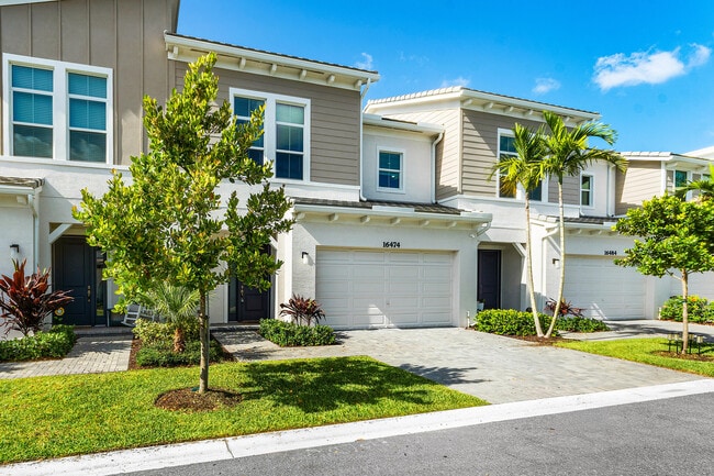 Photo - 16474 Helix Ct