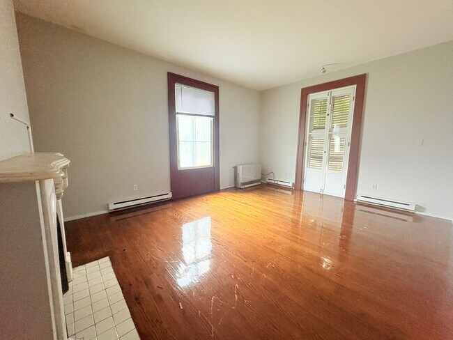 Photo - 49 Warren St Unit A