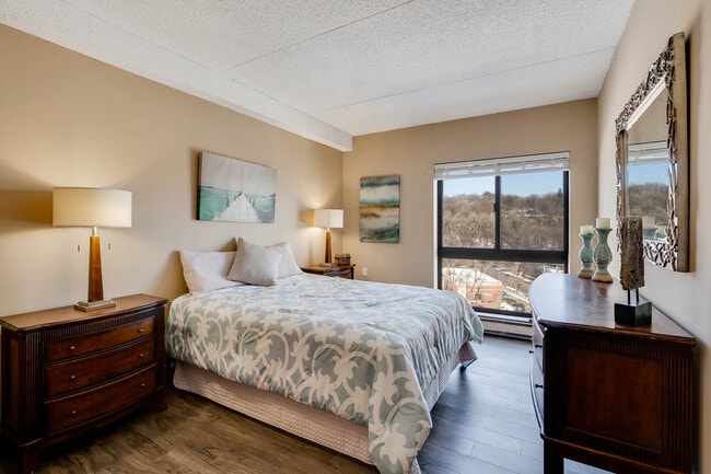 Photo - 55+ The Wellington of Saint Paul