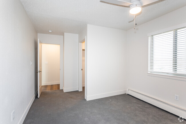 1BR, 1BA - 650SF - Bedroom - Overlook at Thornton