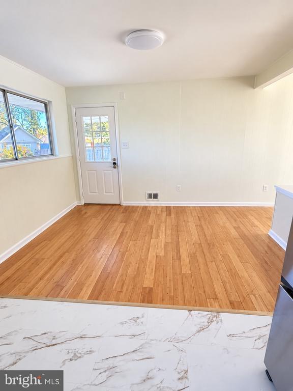 4 Lakecrest Cir