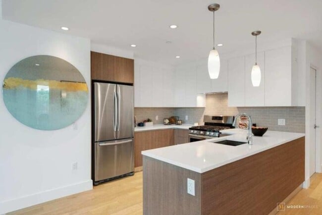 Building Photo - 1 bedroom in Long Island City NY 11106 Unit 5B Rental