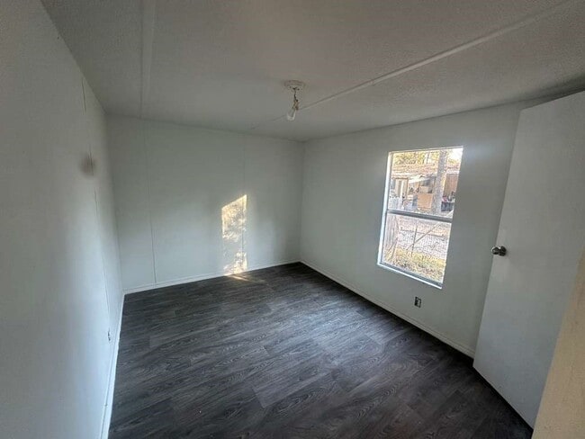 Photo - 24304 Oak Run