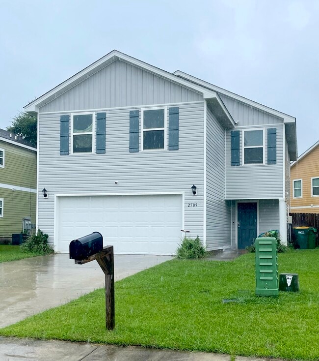 Photo - 2509 Esplanade St