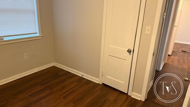 Photo - 1014 Shawnee St Unit Apt B