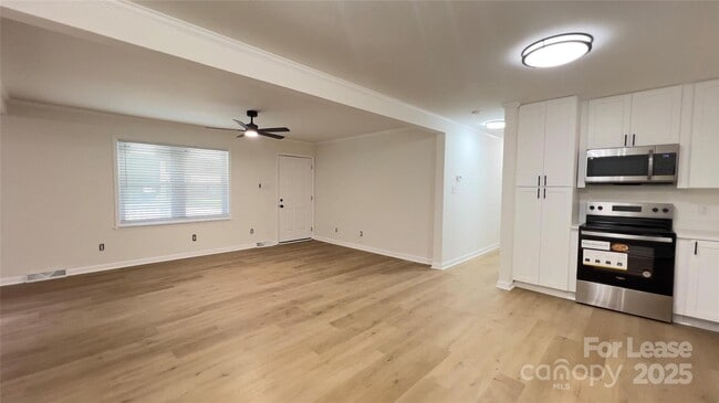 Photo - 308 Robinson Ave