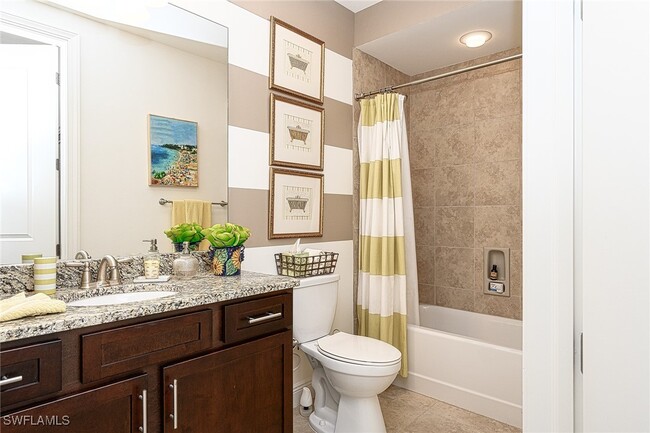 Photo - 23191 Fashion Dr Condo Unit 8108