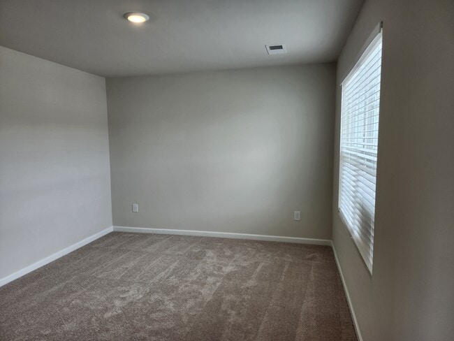 Photo - 722 Peyden Ln