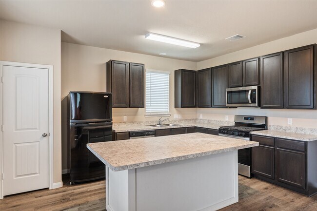 Photo - 2335 Mount Locke Path