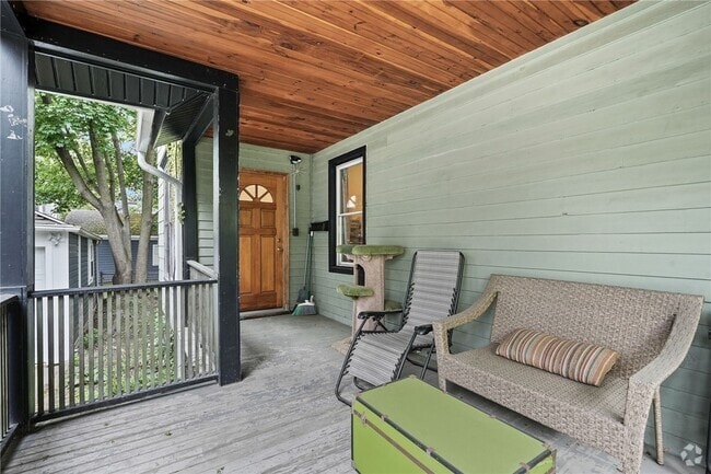 Building Photo - 211 S Albany St Rental