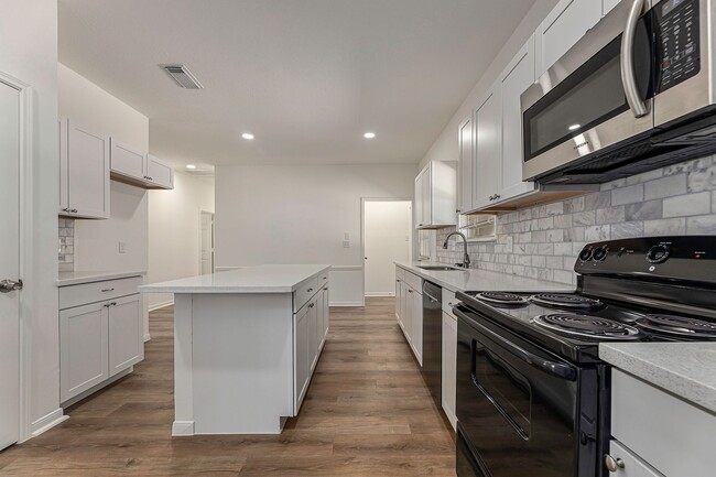 Photo - 13010 Valleywood Cir