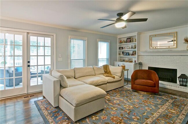 Photo - 220 Indian Hills Ct