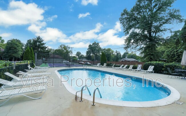 Photo - 737 N Hite Ave Unit 5