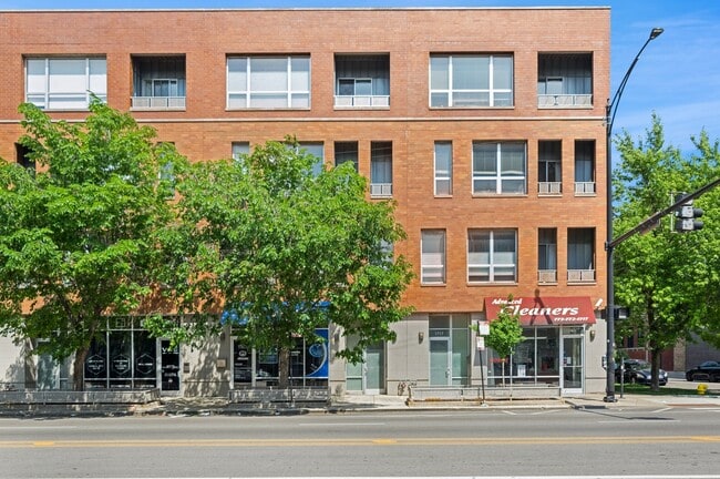 Building Photo - 1719 N Western Ave Unit 4 Rental