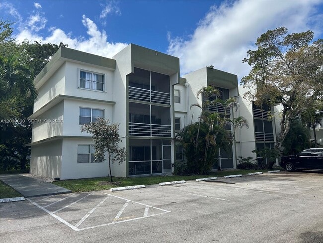 Building Photo - 4205 N University Dr Unit 112